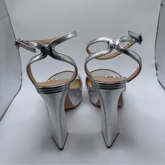 NWB Badgley Mischka Caia Platform Sandal silver metallic hearts size 8 2083 - Picture 10 of 13